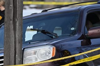 Nové záběry z tragické střelby v USA: Ukazují zásah očima agenta. Zasraná čubko, zaznělo na videu